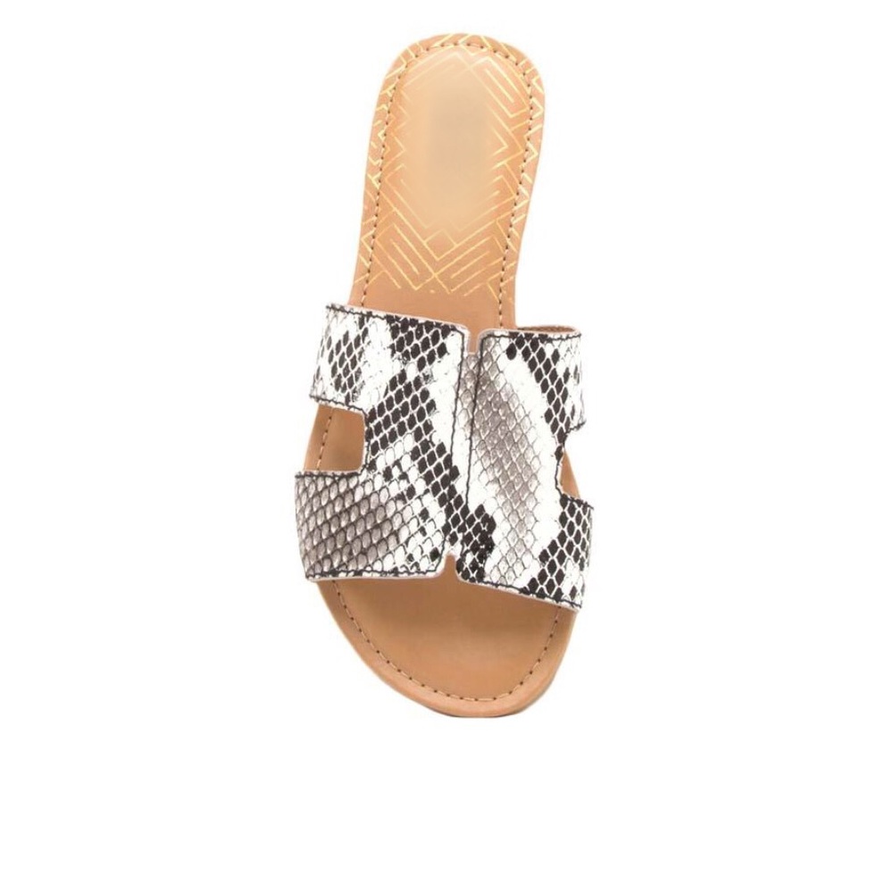 ๐บSALE๐บBlack and white snake print sandals - Picture 2 of 6